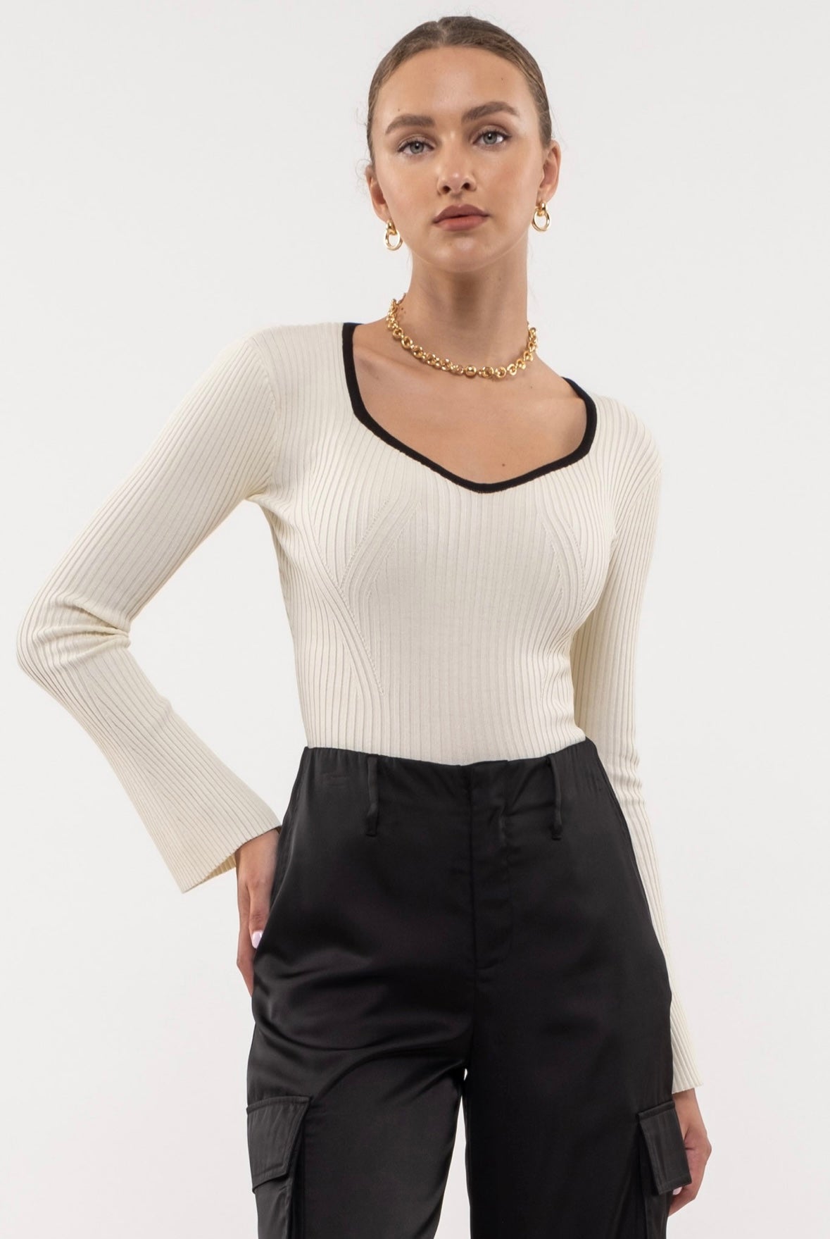 TWO STYLES - Contrast Scallop Hem Knit Top