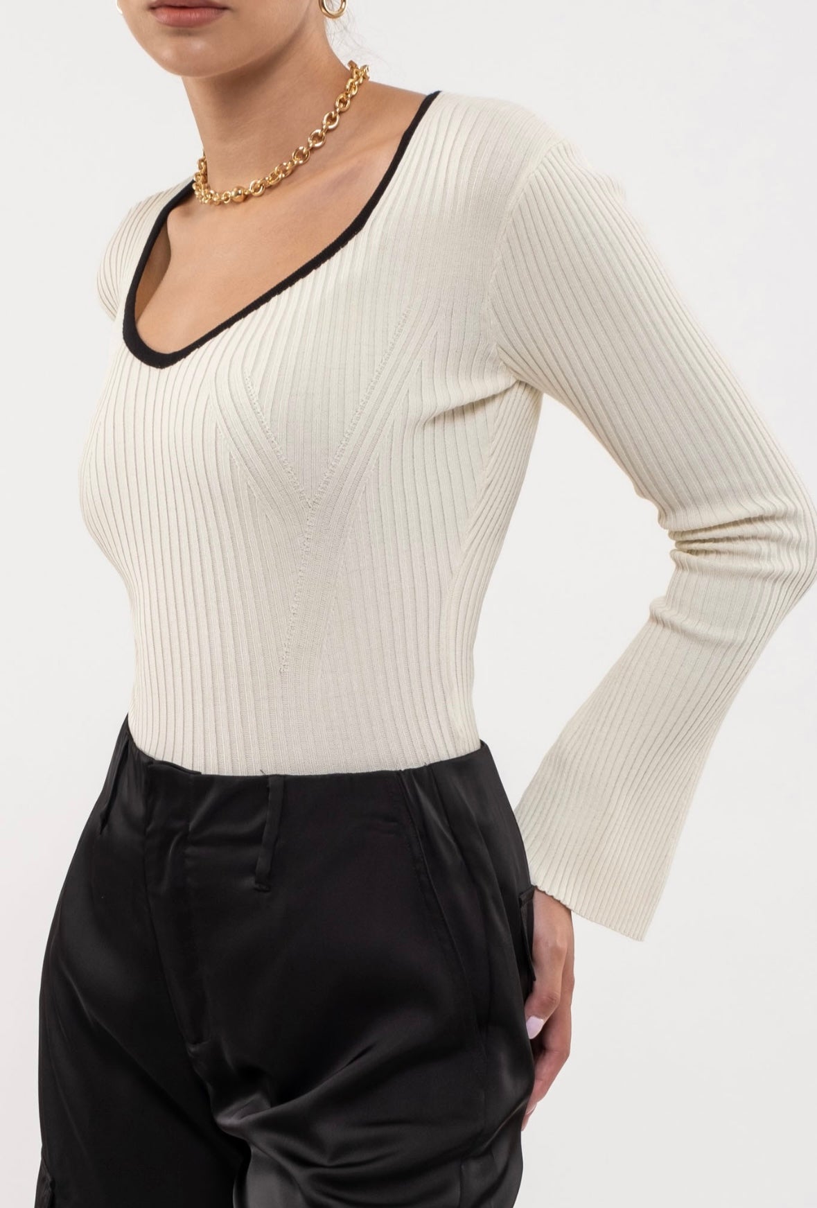 TWO STYLES - Contrast Scallop Hem Knit Top