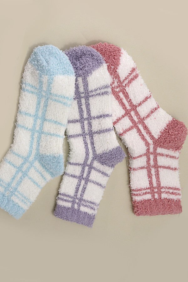 THREE COLORS : Plaid Fuzzy Socks